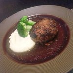 ハンバーグ 1800円（＋サービス料10％）外税 サラダBAR、ライス、ドリンク付