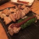 本気炭火焼鶏 豆 - ☆皮２本＆ささみ梅肉(*^^)v☆