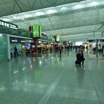 翡翠拉麵小籠包 - 香港国際空港、お店が並んでいるエリア