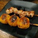 もつ焼きばん - かしら￥100/つくね￥100