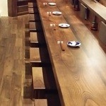 Kushiyaki Kappou Midou - カウンター8席・テーブル１（４席）