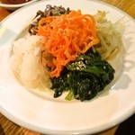 昔の焼肉　昌苑 - ナムル