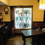 麦酒庵 - 店内風景/この冷蔵庫から店主が都度都度、酒を選んでくれます（2015.Sep)