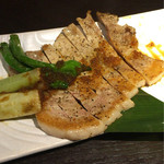 Narutaka - 豚肉ステーキ。まぁ美味いよね、ちょっぴりコスパ悪いかな。