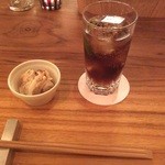 寄りみちバル CHILLAX - お通しとラム&コーク