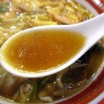 ラーメンランド - とろみ強めの醤油味スープ！