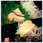 宝寿司分店 - 確かカワハギの肝の燻製＆ミモレットチーズ カット二種♪