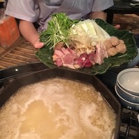 焼鶏あきら 中目黒本店 - 鍋と鶏肉＆野菜
