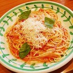 Jori Pasuta - 削りグラナパダーノとベーコンのトマトソース…税別590円
