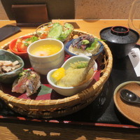 くし路 KITTE丸の内店 - 初夏の花かご御膳