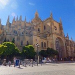 Pasteleria Limon y Menta - アルカサルから水道橋まで歩いてみた。途中のセゴビア大聖堂。