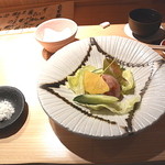 鶏ぃん - ささみの造り（オリーブオイルとバジル塩）