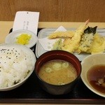 てん天 - 天ぷら定食(669円)