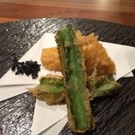 鶏料理ひとりひとり - 四角豆とトウモロコシの天ぷら