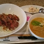 Attaka Ohashi Dainingu Kumagai - 牛ダブルロースステーキ丼＋ミニラーメン