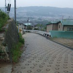 山岡ピザ - お店までの急坂