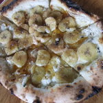 山岡ピザ - バナナはちみつシナモンのピッツァ