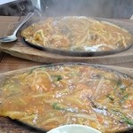 大衆中華 珍萬 - 湯気もダブルです。