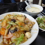 中国四川料理石林 - 五目かたやきそば（かた麺）ランチ税込み￥800貴重な細麺