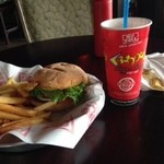 Teddy’s Bigger Burger - チーズバーガーコンボです。