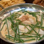 Yakiton Sankichi - 三吉流 元祖炊き餃子鍋