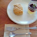 Macrobiotic Cafe ことこと - デザートセット♪スコーンとマフィンから選べます。私はスコーンにしました。