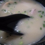 とろり絶品トンコツスープ