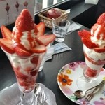 胡風居 - 苺ショートケーキパフェ