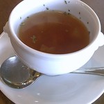 ラ・ターブル・ド・ジャルダン - 澄んだコンソメスープ