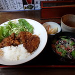 喰いだおれ大阪 - 鯨のソースカツ丼　700円（税込）
