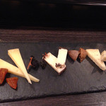 湘南ファーム - 厚木の二頭しかない牛から取れたチーズは一番左