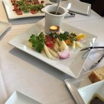 BERNINI HONOLULU - バーニャカウダーとマグロのカルパッチョ（ポキ）