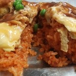 センターグリル - 特製オムライス　割ったところ