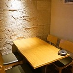 もつ吉 - ４名テーブル席ございます。