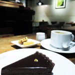 カカオストア - タルトショコラ、コーヒー