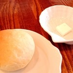 アロゼ - 【ランチ1500円コース】　おかわりしたパンとバター