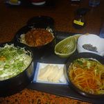 たぬき食堂 - メンチカツ重（2段開き）