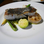 テルツォ - 2015/9/21  相方の料理。お魚（スズキ）のポアレ バジリソース