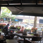 Lou Malnati's - 屋外の席もあります