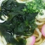 かめやうどん店 - わかめがつるん