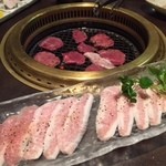 炭火焼肉 胡椒亭 - 