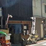 超高級住宅街の大衆的な鰻屋さん。