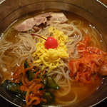 石焼ピビンバの王様 - お酢で頂く☆韓国冷麺