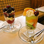 フルーツパーラーフクナガ - フルーツとチェリー