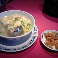 横浜中華街 重慶飯店 本館 - ランチに付くスープ