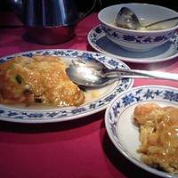 横浜中華街 重慶飯店 本館 - 芝エビの玉子焼きあんかけ