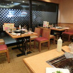 Nan Iwa No Okono Miyaki Jiro - テーブル席がけっこう沢山あったような。。。お客さんが帰られたスキに急いで撮影～。
