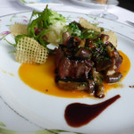 モナリザ - 国産牛ロース肉のポワレ。キノコの赤ワインソース　秋のポテト添え