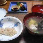 華匠 - 茶めし　ほうじ茶だそうです　おこぜの吸い物