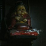 いづもや - 店内　奥の古びた人形